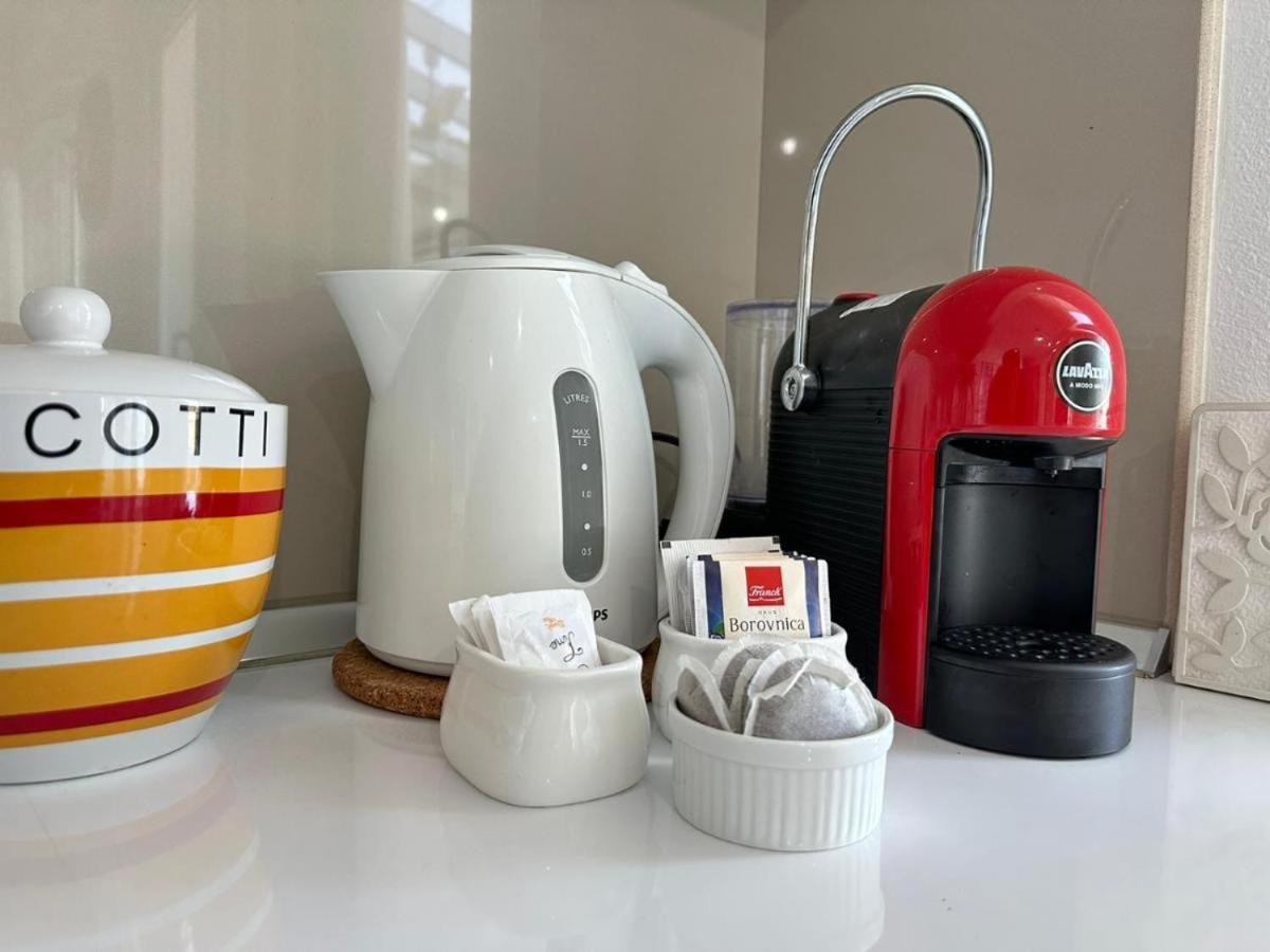 Sofia'S Holiday Apartment فلورا المظهر الخارجي الصورة